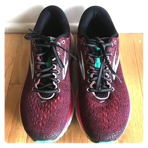 Brooks women ghost 11 shoes size 8D Wide